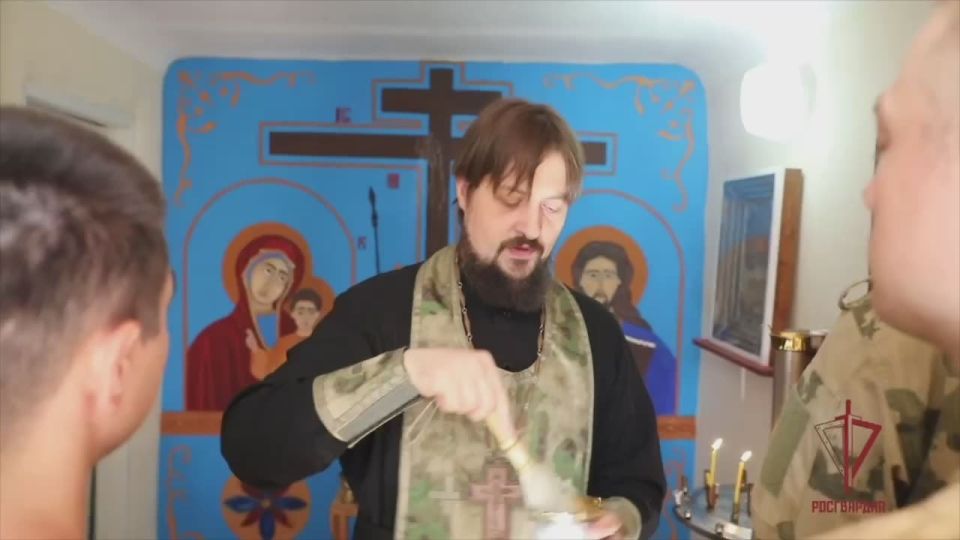 В ДНР освятили православную молитвенную комнату для росгвардейцев