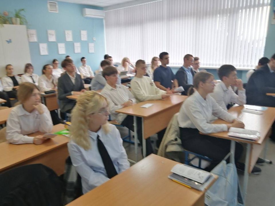 2 октября 2025 г. в Мариуполе, в рамках Азовского форума развития, доцент кафедры международной экономики и маркетинга ДонНТУ, координатор работы Лиги Преподавателей Высшей Школы в воссоединенных регионах Полякова Эллона... 2 октября 2025 г. в Мариуполе, в рамках Азовского форума развития, доцент кафедры международной экономики и маркетинга ДонНТУ, координатор работы Лиги Преподавателей Высшей Школы в воссоединенных регионах Полякова Эллона...