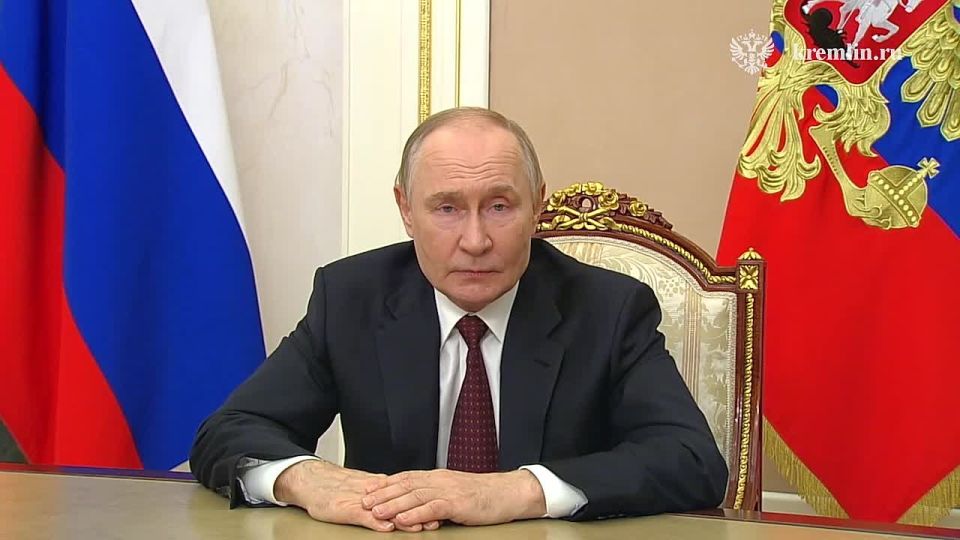 Президент Владимир Путин поздравляет с Днём учителя