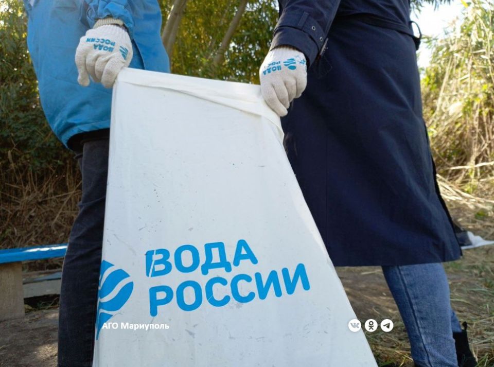 В Жовтневом районе Мариуполя провели экологическую акцию «Чистый родник» В Жовтневом районе Мариуполя провели экологическую акцию «Чистый родник»