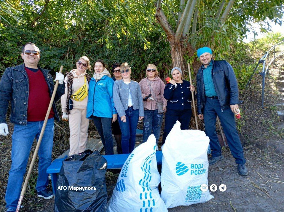 В Жовтневом районе Мариуполя провели экологическую акцию «Чистый родник»