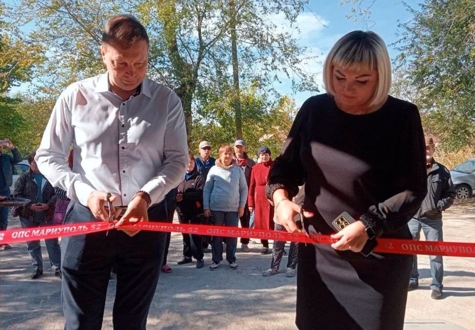 Глава Минцифры ДНР Денис Курашов принял участие в открытии отремонтированного отделения почтовой связи в Мариуполе