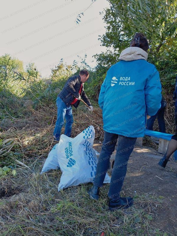 В Жовтневом внутригородском районе города Мариуполя проведён субботник на территории бывшего развлекательного центра «Аляска»