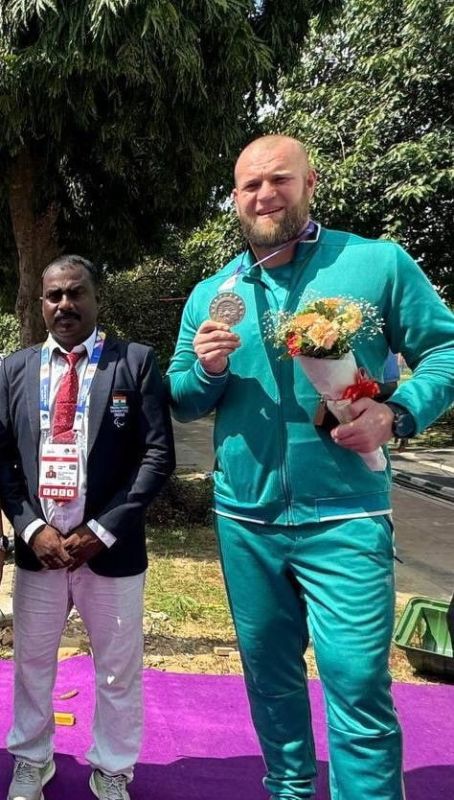 Мариуполец Александр Белобоков стал серебряным призером Чемпионата мира в толкании ядра , который проходил с 27 сентября по 6 октября 2025 года в Индии ( Нью-Дели)