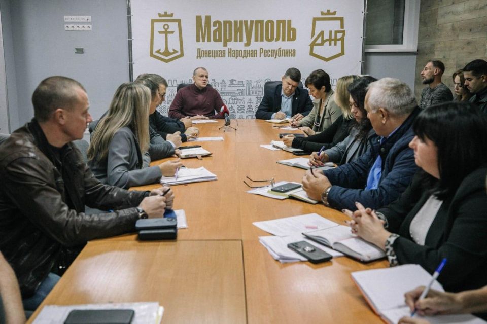 Антон Кольцов: Вместе с финалистом кадрового конкурса «Донбасс. СВОИ Герои» Василием Мечковским провели еженедельное аппаратное совещание