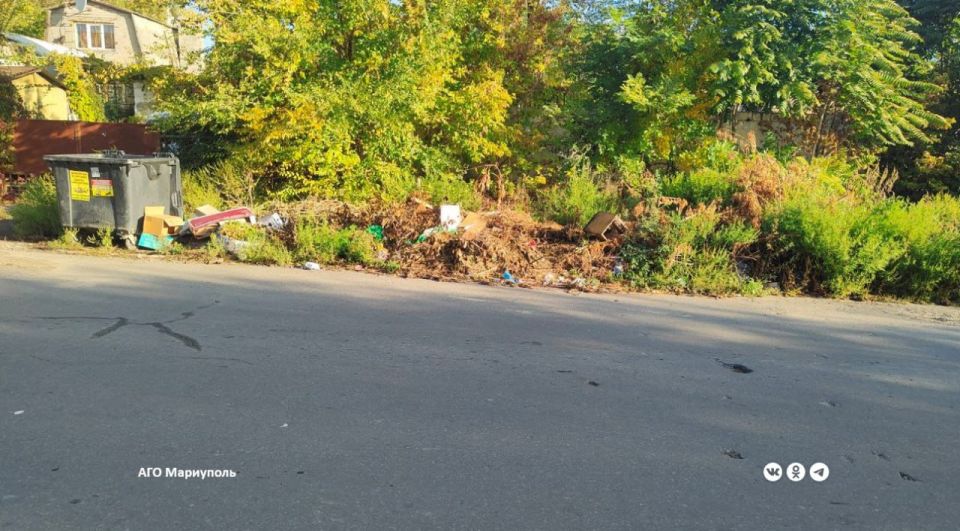 В двух районах Мариуполя коммунальщики ликвидировали стихийные свалки В двух районах Мариуполя коммунальщики ликвидировали стихийные свалки