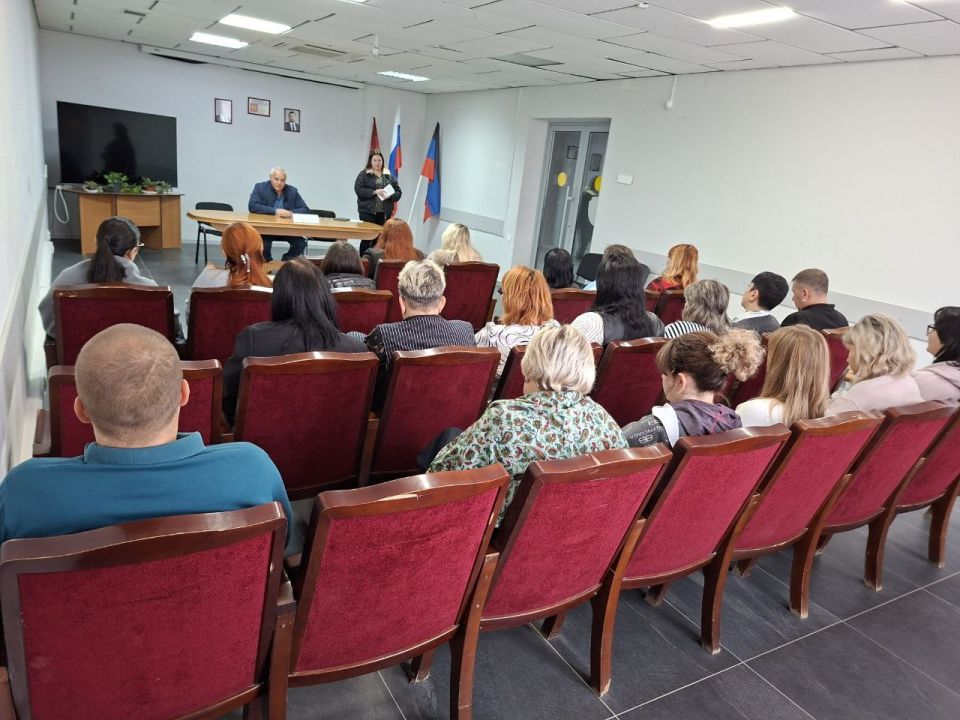 Сегодня состоялась встреча руководителя Управы Ильичевского внутригородского района города Мариуполь Скударь Владимира с сотрудниками Управы