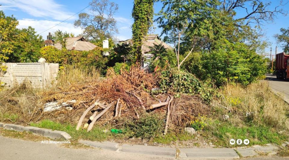 В двух районах Мариуполя коммунальщики ликвидировали стихийные свалки В двух районах Мариуполя коммунальщики ликвидировали стихийные свалки