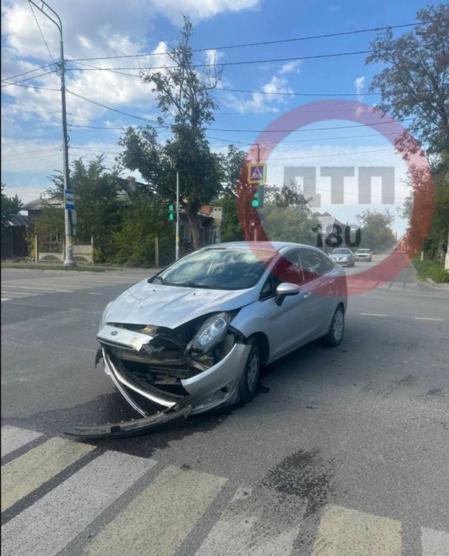 Вчера вечером (8 октября) произошло ДТП на пересечении ул.Бахчиванджи и ул.Зелинского Вчера вечером (8 октября) произошло ДТП на пересечении ул.Бахчиванджи и ул.Зелинского