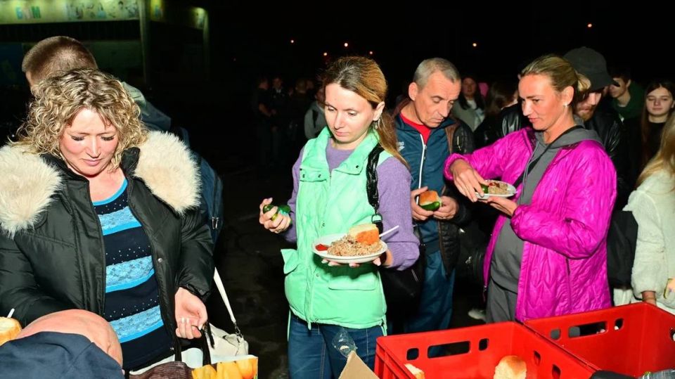 Болеем за наших!. В Евпатории проходит финал футбольного чемпионата «Содружество» Болеем за наших!. В Евпатории проходит финал футбольного чемпионата «Содружество»