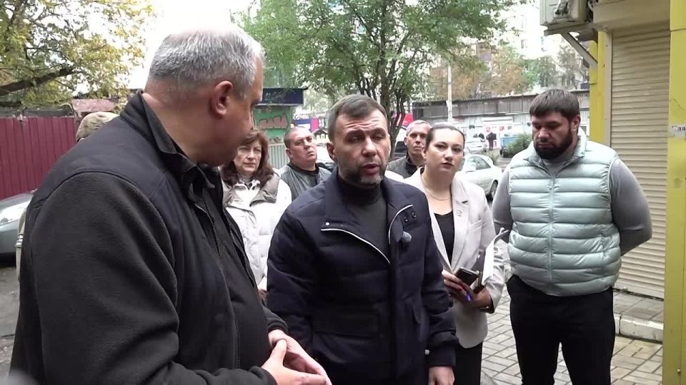 Денис Пушилин: Проверил ход ремонта поврежденного ВФУ дома в ранее прифронтовом Киевском районе Донецка