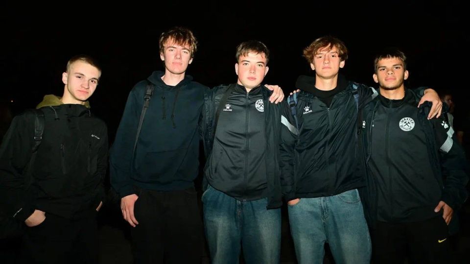 Болеем за наших!. В Евпатории проходит финал футбольного чемпионата «Содружество» Болеем за наших!. В Евпатории проходит финал футбольного чемпионата «Содружество»