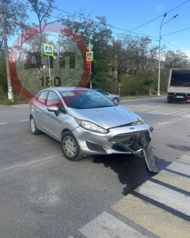 Вчера вечером (8 октября) произошло ДТП на пересечении ул.Бахчиванджи и ул.Зелинского Вчера вечером (8 октября) произошло ДТП на пересечении ул.Бахчиванджи и ул.Зелинского
