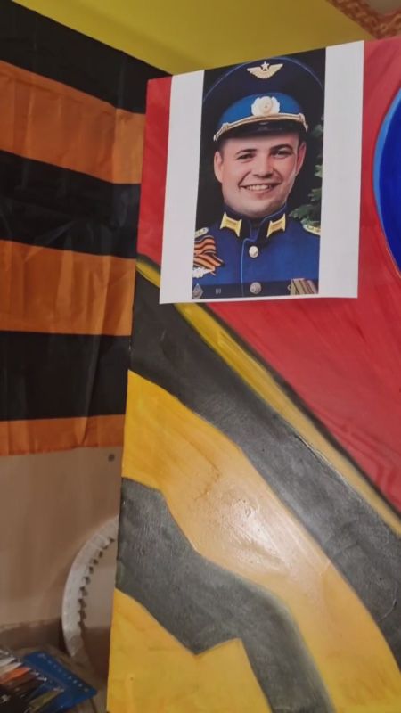 В марте 2022 года спецназ армии и морской пехоты Российской Федерации принял один из самых тяжелых боев на заводе "Азовсталь" в Мариуполе, оказавшись на четыре дня зажатым без еды и воды в пятиэтажном здании, столкнувшись с...