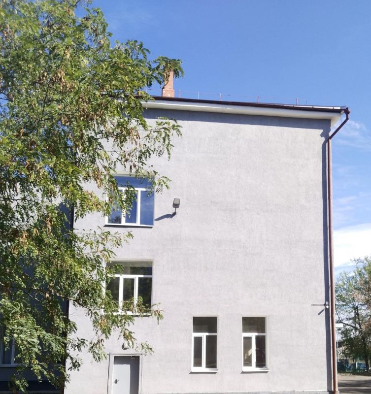 Подмосковные строители завершают восстановление здания школы-интерната №21 Подмосковные строители завершают восстановление здания школы-интерната №21