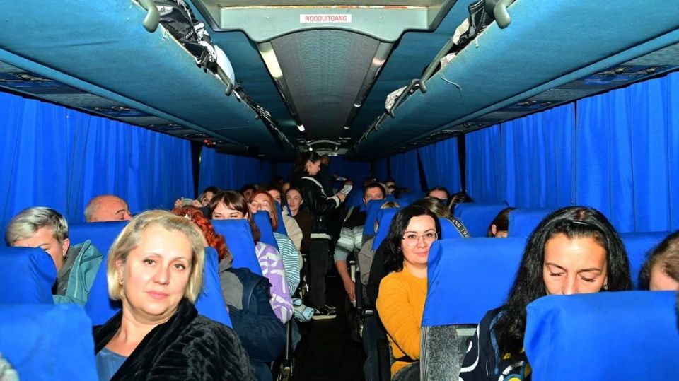 Болеем за наших!. В Евпатории проходит финал футбольного чемпионата «Содружество» Болеем за наших!. В Евпатории проходит финал футбольного чемпионата «Содружество»