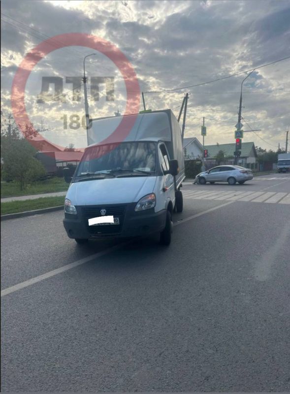 Вчера вечером (8 октября) произошло ДТП на пересечении ул.Бахчиванджи и ул.Зелинского Вчера вечером (8 октября) произошло ДТП на пересечении ул.Бахчиванджи и ул.Зелинского