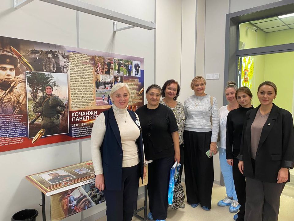 09 октября активистки женского движения партии «Единая Россия», педагоги из г.Челябинска и м.о.Ясиноватая, посетили знаменитую мариупольскую школу, носящую гордое имя «Невская» 09 октября активистки женского движения партии «Единая Россия», педагоги из г.Челябинска и м.о.Ясиноватая, посетили знаменитую мариупольскую школу, носящую гордое имя «Невская»