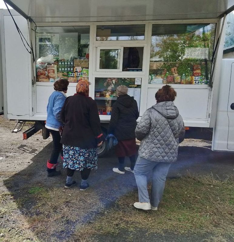 С 8 по 10 октября 2025 года осуществлена выездная торговля с использованием автомагазинов в населенных пунктах городских округов Донецк, Горловка, Мариуполь, на территории г. Авдеевка, также Волновахского, Володарского...