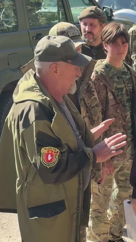 Техника для выполнения боевых задач, экипировка, одежда, сшитая руками жен и матерей — все это регулярно доставляют на бойцам из регионов