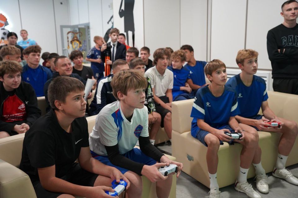  :      - NevskiyPhygital-2025