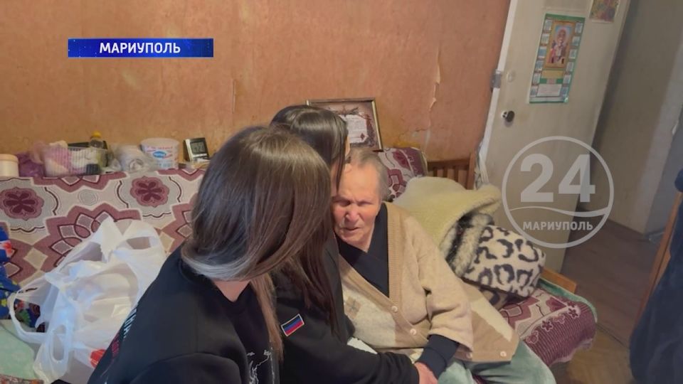 Добровольцы из волонтерской организации «Народная Дружина» передали гуманитарный набор ветерану тыла ВОВ! 13.10.2025