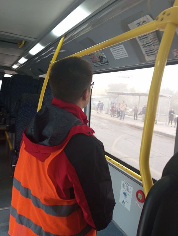 Мариупольтранс: Сотрудниками отдела по безопасности движения МУП ,,МАРИУПОЛЬТРАНС,, ежедневно осуществляется проверка дорожных условий на маршрутах, контроль за соблюдением водителями ПДД и инструкций