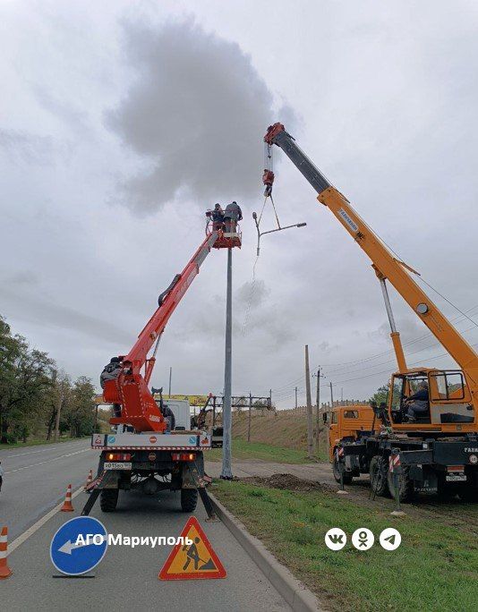 Энергетики провели работы по модернизации сетей наружного освещения во всех районах Мариуполя Энергетики провели работы по модернизации сетей наружного освещения во всех районах Мариуполя