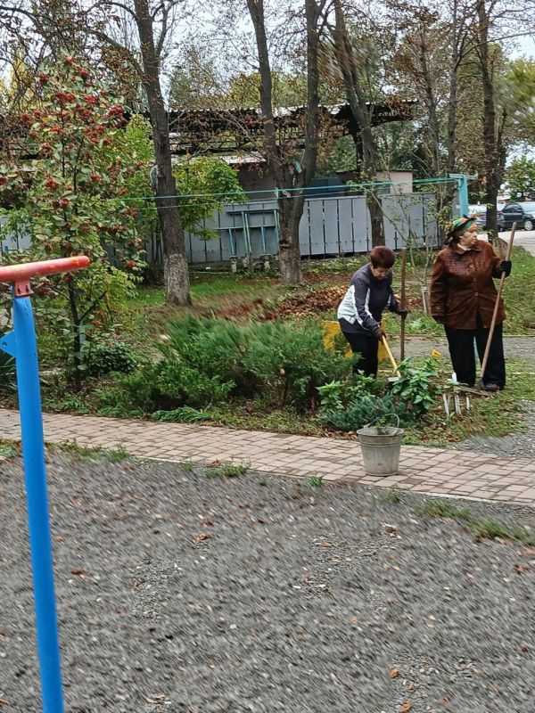 Чистый понедельник — чистый двор! Чистый понедельник — чистый двор!