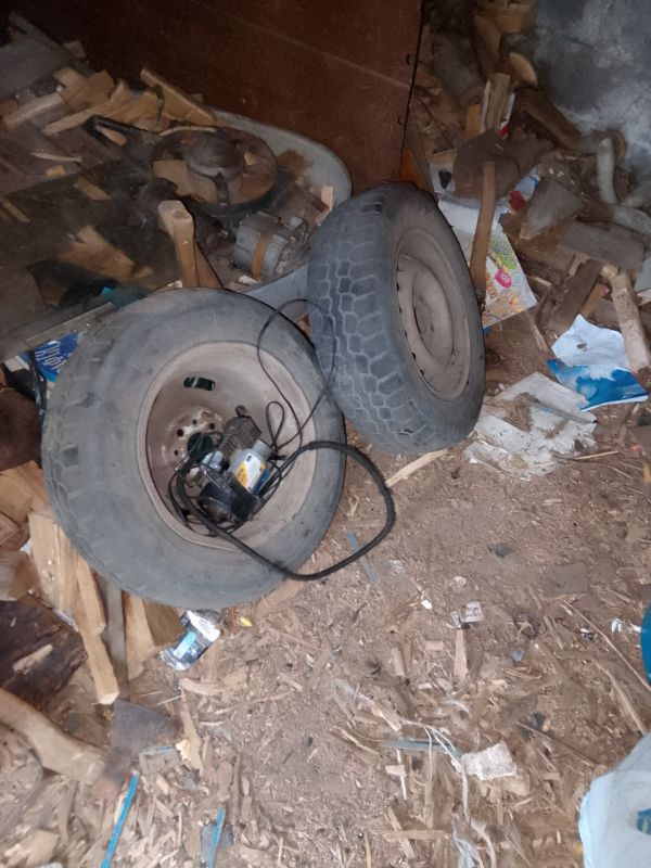 Полицейские задержали группу подростков, подозреваемых в краже автомобильных запчастей Полицейские задержали группу подростков, подозреваемых в краже автомобильных запчастей