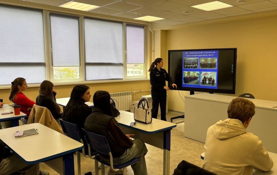 Добровольцы Мариупольского ССО ВСКС ПГТУ приняли участие в масштабном агитационном мероприятии в стенах своего университета Добровольцы Мариупольского ССО ВСКС ПГТУ приняли участие в масштабном агитационном мероприятии в стенах своего университета