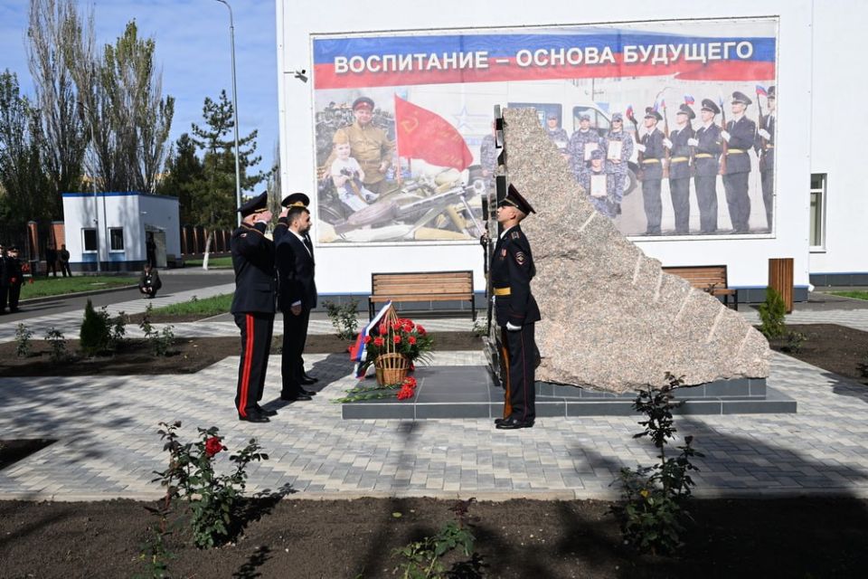 В Мариуполе – первый выпуск академии МВД В Мариуполе – первый выпуск академии МВД