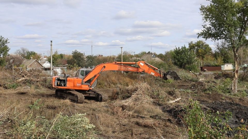 Денис Пушилин: Продолжаем расчистку реки Кальмиус от зарослей и мусора Денис Пушилин: Продолжаем расчистку реки Кальмиус от зарослей и мусора