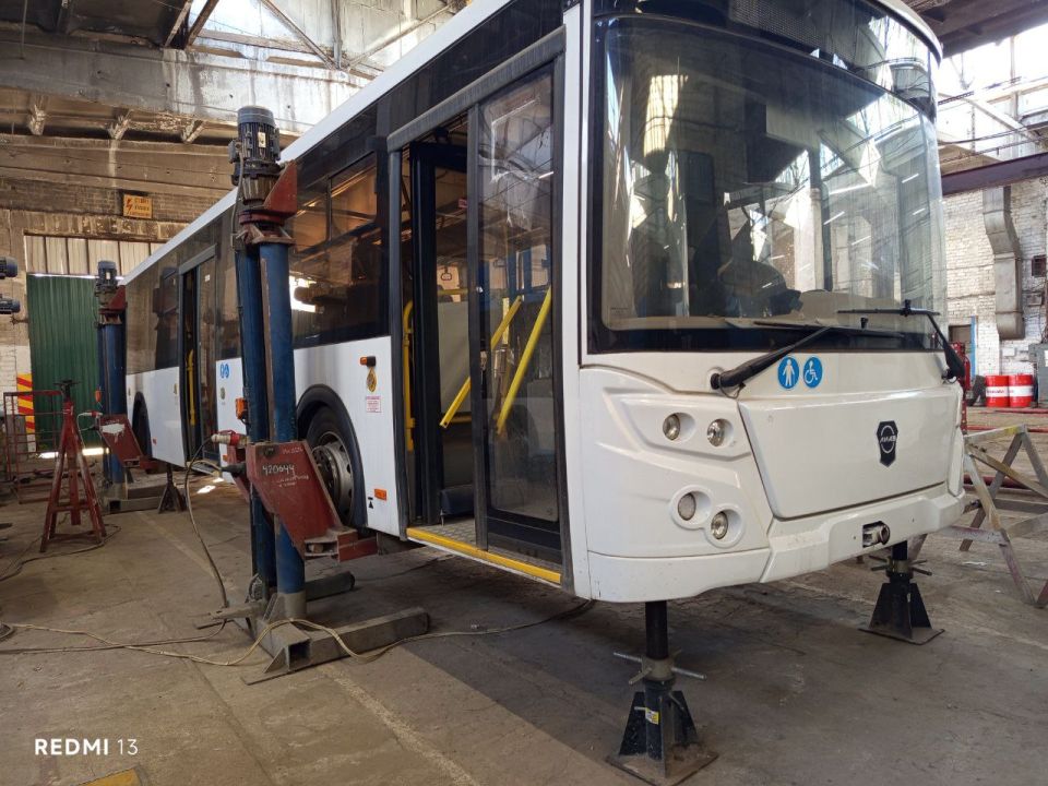 Мариупольтранс: Ежедневно специалисты автобусного и троллейбусного парка МУП "МАРИУПОЛЬТРАНС" производят осмотр и наладку основных узлов и агрегатов подвижного состава