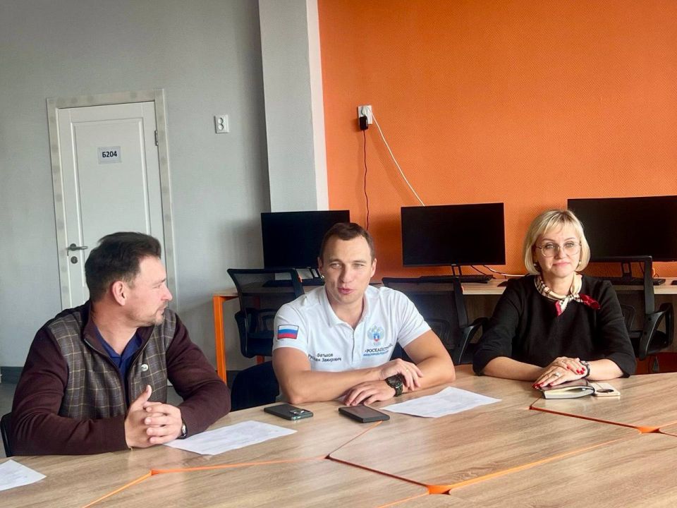 В Мариупольском строительном профильном колледже (МСПК) прошла встреча будущих студентов-целевиков с представителями ФАУ «РосКапСтрой»