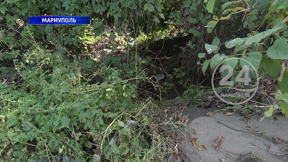 Разбитая ливневка разрушает дорогу и смывает дом жителям Мариуполя! 17.10.2025