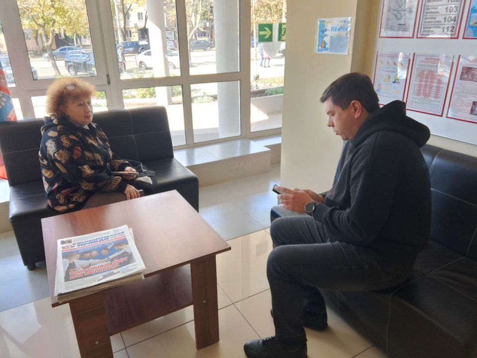 В рамках поручений Главы ДНР Дениса Пушилина председатель #Комитет_по_образованию_науке_культуре_и_делам_общественных_организаций Сергей Ярош вместе с председателем комитета Народного контроля в Мариуполе Евгением Левашевым... В рамках поручений Главы ДНР Дениса Пушилина председатель #Комитет_по_образованию_науке_культуре_и_делам_общественных_организаций Сергей Ярош вместе с председателем комитета Народного контроля в Мариуполе Евгением Левашевым...