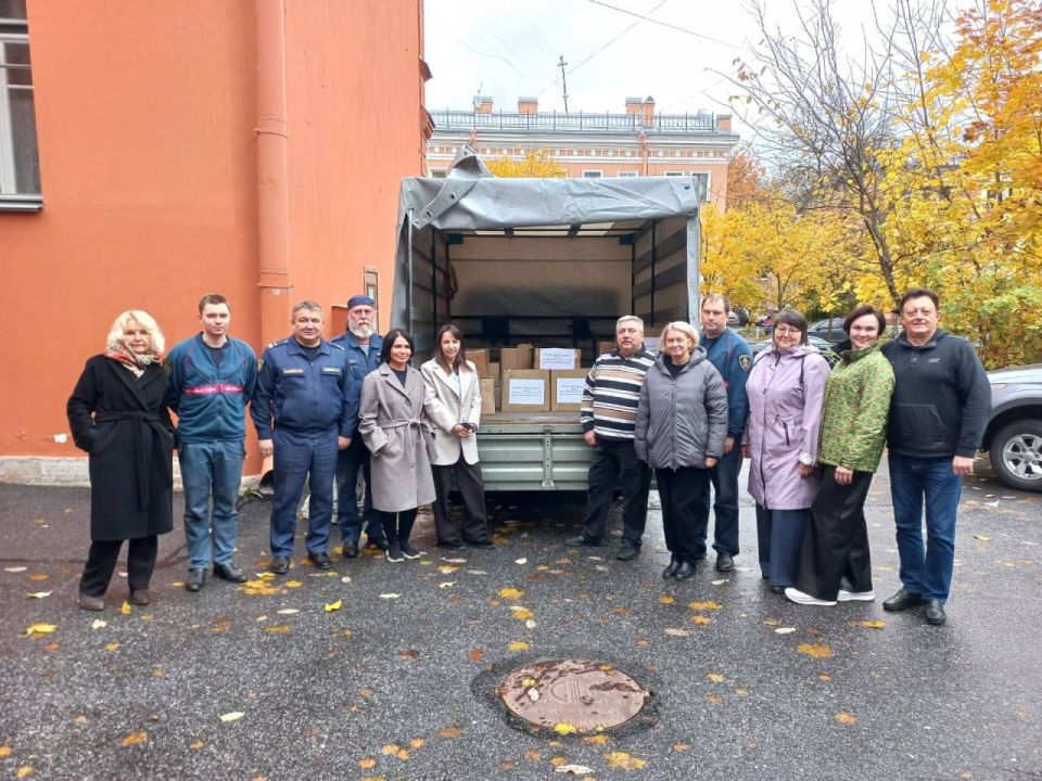 Петербург продолжает отправлять гумпомощь в Мариуполь