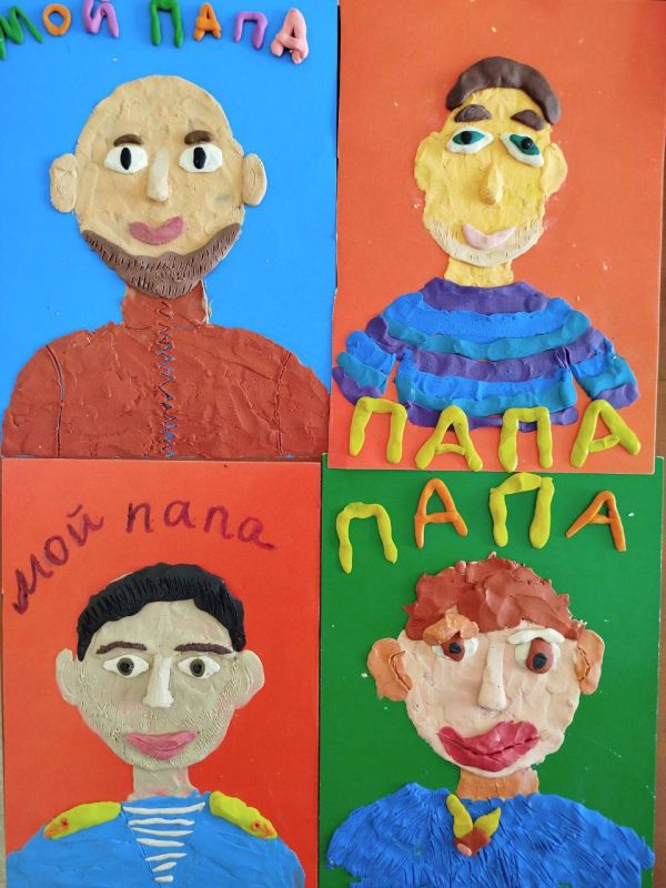 Сердца детей на холсте: выставка ко Дню отца Сердца детей на холсте: выставка ко Дню отца