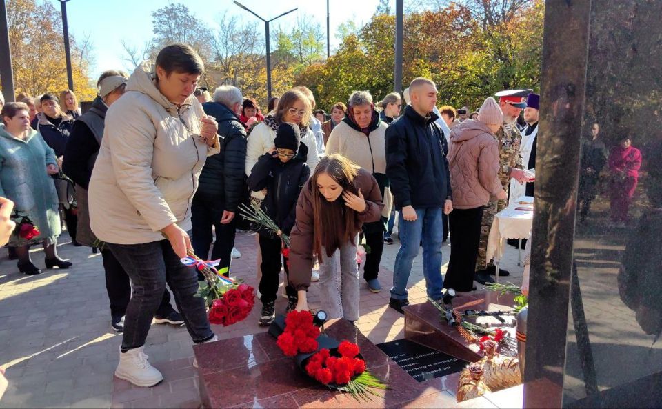 Аллею славы погибшим защитникам Донбасса открыли в Новом Свете Аллею славы погибшим защитникам Донбасса открыли в Новом Свете