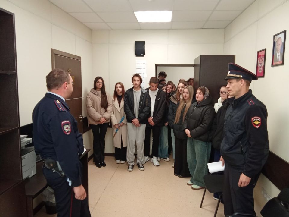 12345В ОМВД России «Мангушский» состоялся День открытых дверей 12345В ОМВД России «Мангушский» состоялся День открытых дверей