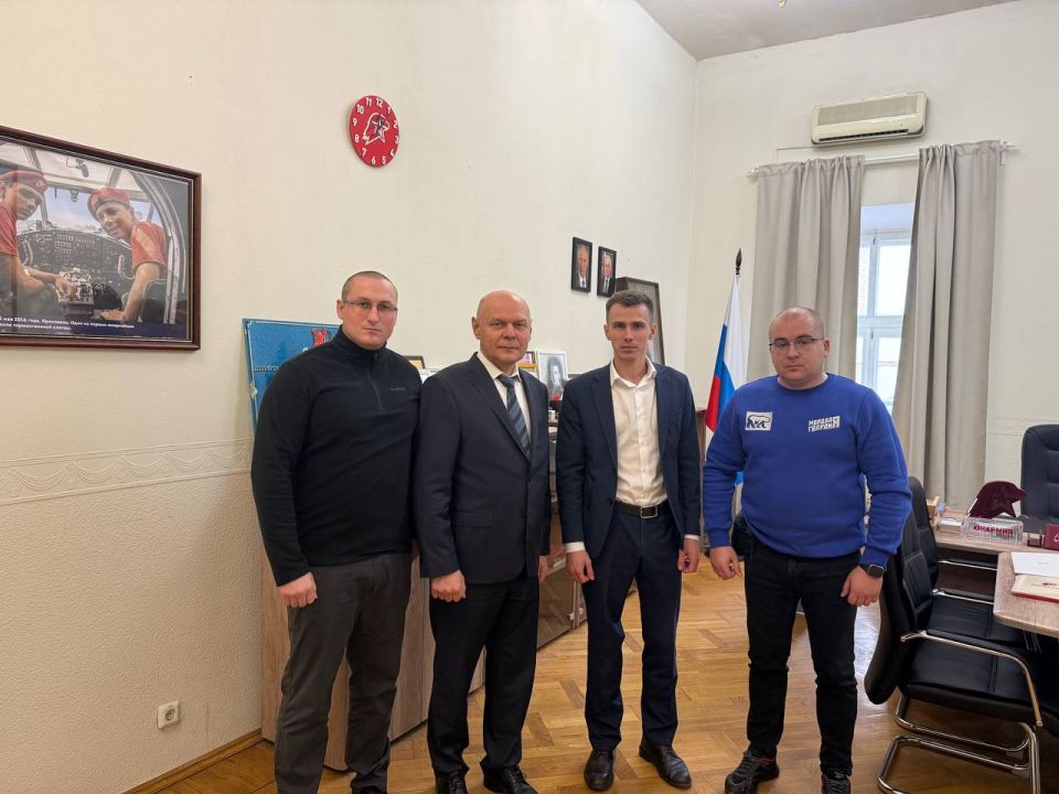         Ȼ,   -          Ȼ -   