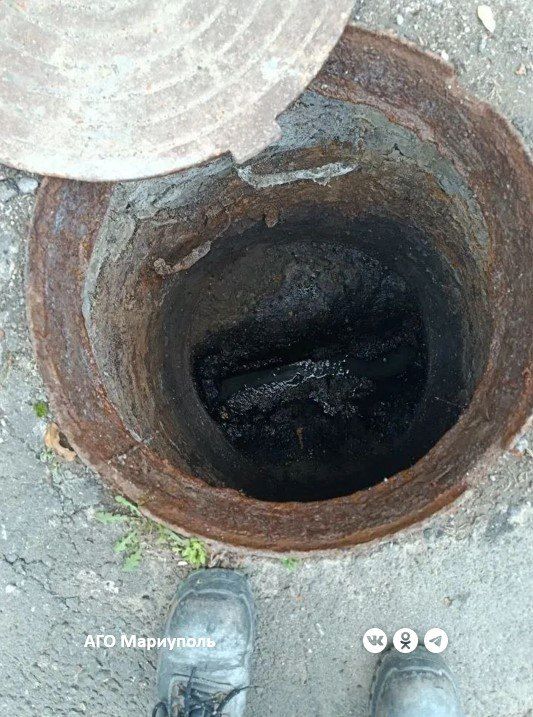 В Мариуполе коммунальщики оперативно устранили затор в системе водоотведения В Мариуполе коммунальщики оперативно устранили затор в системе водоотведения