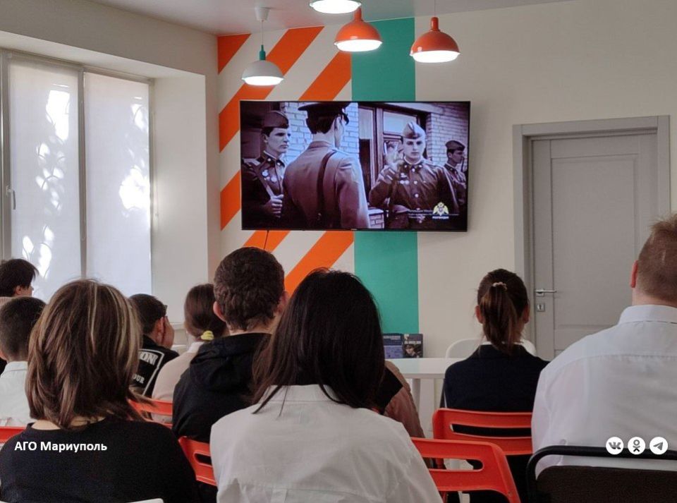 Мариупольским школьникам рассказали о важности военной службы Мариупольским школьникам рассказали о важности военной службы