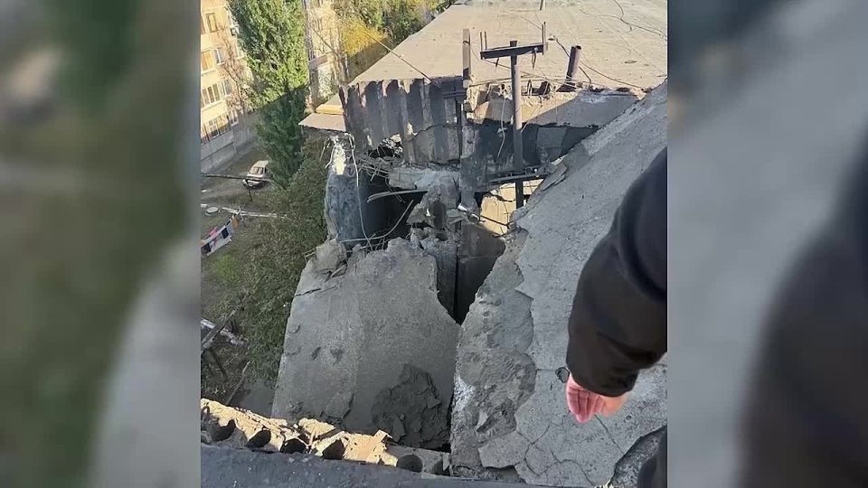 Денис Пушилин: Восстановим пострадавший при недавнем обстреле многоэтажный дом в Ясиноватой