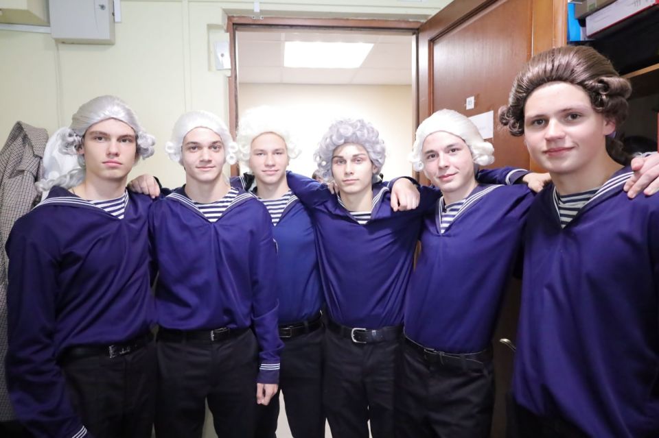 Театральные экскурсии в Мариупольском театре Театральные экскурсии в Мариупольском театре