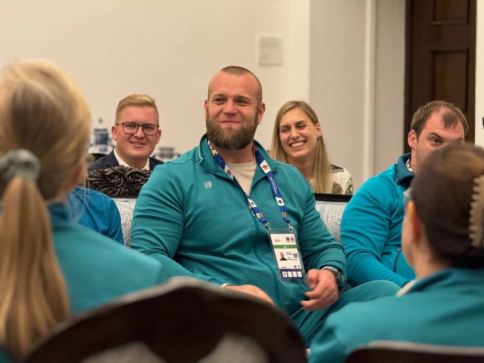 Денис Пушилин поздравил мариупольского спортсмена Александра Белобокова с высоким достижением на Чемпионате мира по легкой атлетике