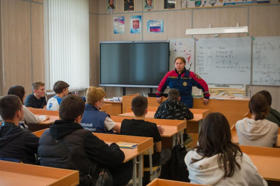 В мариупольских школах №14 и №59 созданы Школьные спасательные отряды В мариупольских школах №14 и №59 созданы Школьные спасательные отряды