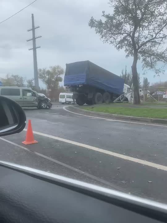 В Мариуполе произошло ДТП возле "Азовстали"