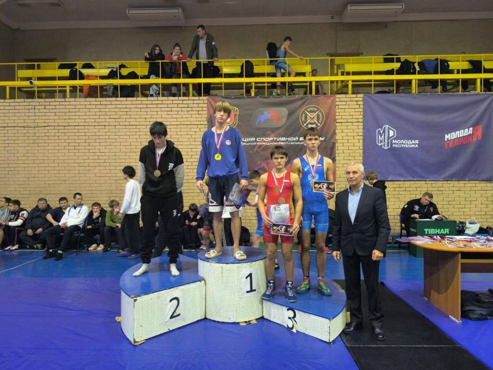 Подводим итоги Открытых Республиканских соревнований по вольной борьбе, посвящённых защитникам Донбасса на призы интернациональной бригады "Пятнашка", которые прошли 26 октября в Донецке Подводим итоги Открытых Республиканских соревнований по вольной борьбе, посвящённых защитникам Донбасса на призы интернациональной бригады "Пятнашка", которые прошли 26 октября в Донецке